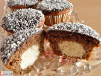 Fotografija recepta: Čokoladni mafini s kokosovo sredico