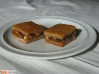 Fotografija recepta: Polnjeni medeni kvadratki