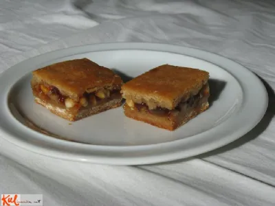 Polnjeni medeni kvadratki