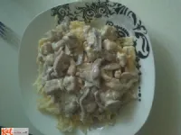 Fotografija recepta: Testenine s puranom v smetanovi omaki s sirom in šampinjoni