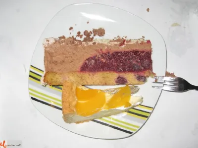 Čokoladna mousse torta z višnjami