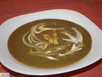 Lečina juha s pečenim kostanjem