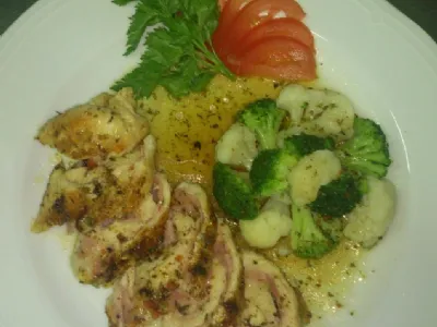 Puranja ruladica s sirom in šunko