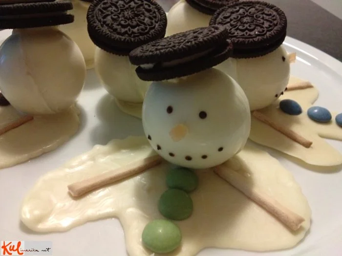 Snežaki iz bele čokolade