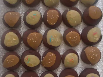 Čokoladni piškoti s prelivom