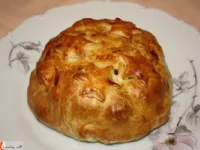 Fotografija recepta: Camembert z brusnicami, pekani in medom 