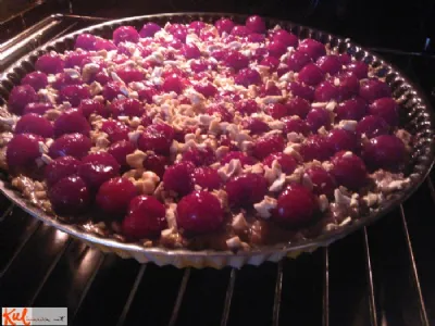 Češnjeva pita s čokolado