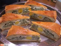 Fotografija recepta: Slana pogača z ricotto, špinačo in jajci na oko