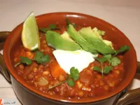 Fotografija recepta: Čili z lečo in pečenim sladkim krompirjem