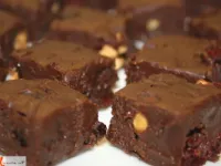 Fotografija recepta: Fudge z nutello, lešniki in brusnicami