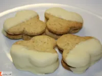 Fotografija recepta: Orehovi piškoti z belo čokolado