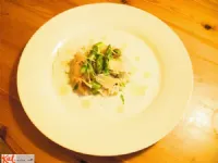 Fotografija recepta: Rižota s šparglji, lisičkami in porom