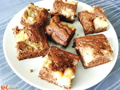 Kostanjevo-čokoladne rezine s hruškami