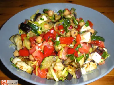 Čičerika s popečeno zelenjavo