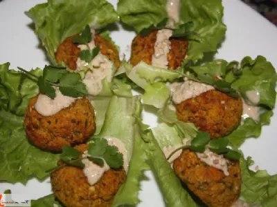 Falafel s sladkim krompirjem in prosom 
