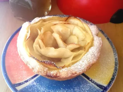 Miniaturna francoska jabolčna pita