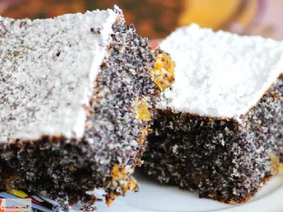 Preprosto makovo pecivo s suhimi marelicami