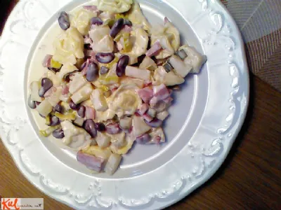 Solata s tortelini in ananasom