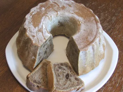 Ajdova potica z orehovim nadevom