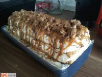 Fotografija recepta: Snickers sladoledna torta