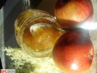 Fotografija recepta: Marmelada iz jabolk in bezgovih cvetov