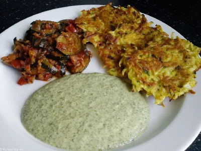 Mlada špinača z jogurtom