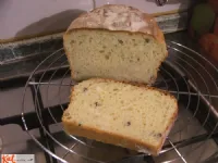 Fotografija recepta: Pikanten kruh z zelenim poprom in banano