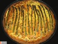 Fotografija recepta: Špargljev quiche s kozjim sirom in ajdovim testom