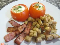 Fotografija recepta: Polnjeni paradižnik z jajci...