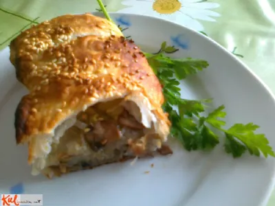 Zavitek s šampinjoni in porom