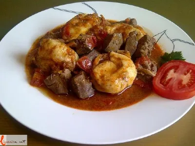 Žličniki v okusni puranovi omaki 