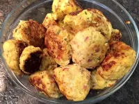 Fotografija recepta: Tirolski knedli z gosto čebulno juho oz. "Kasspeckknödelsuppe"