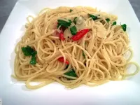 Fotografija recepta: Špageti s česnom, oljem in čilijem