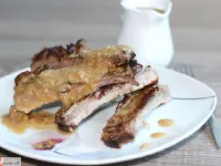 Fotografija recepta: Pečena svinjska rebrca s šampanjcem