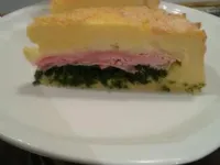 Fotografija recepta: Krompirjeva torta s špinačo, pršutom, sirom
