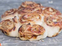 Fotografija recepta: Pica kruh v obliki rože