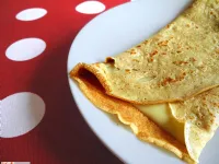 Fotografija recepta: Pirine palačinke s stopljenim sirom