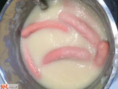 Topla krompirjevo hrenova omaka s hrenovko