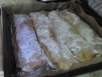 Fotografija recepta: Jabolčno - skutin štrudelj z dodatkom banan