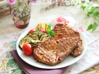 Vratovina s sezonsko zelenjavo