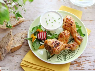 Piščančje krače s čebulno omako