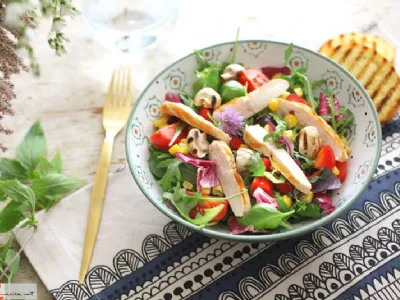 Poletna piščančja solata