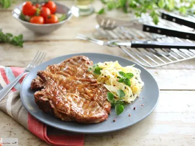 Vratovina z žara in metuljčki z zeljem