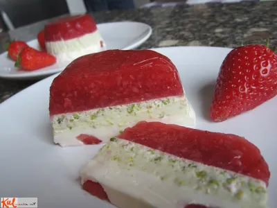 Jagodno pistacijeva strjenka...