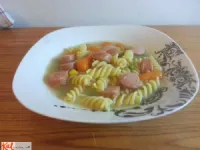 Fotografija recepta: Zelenjavna juha s hrenovkami