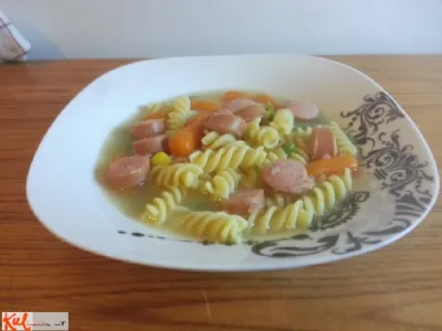 Zelenjavna juha s hrenovkami