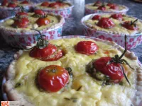 Fotografija recepta: Pita z nadevanimi  mini paradižniki...