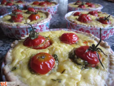 Pita z nadevanimi  mini paradižniki...