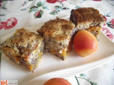 Marelični "atomski" štrudel