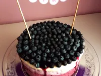 Fotografija recepta: Borovničeva ombré torta